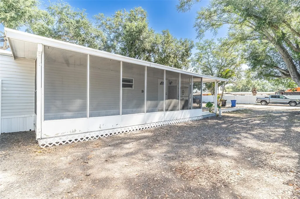 5807 Barry Lane Tampa FL 33634