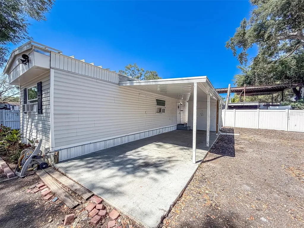 5807 Barry Lane Tampa FL 33634