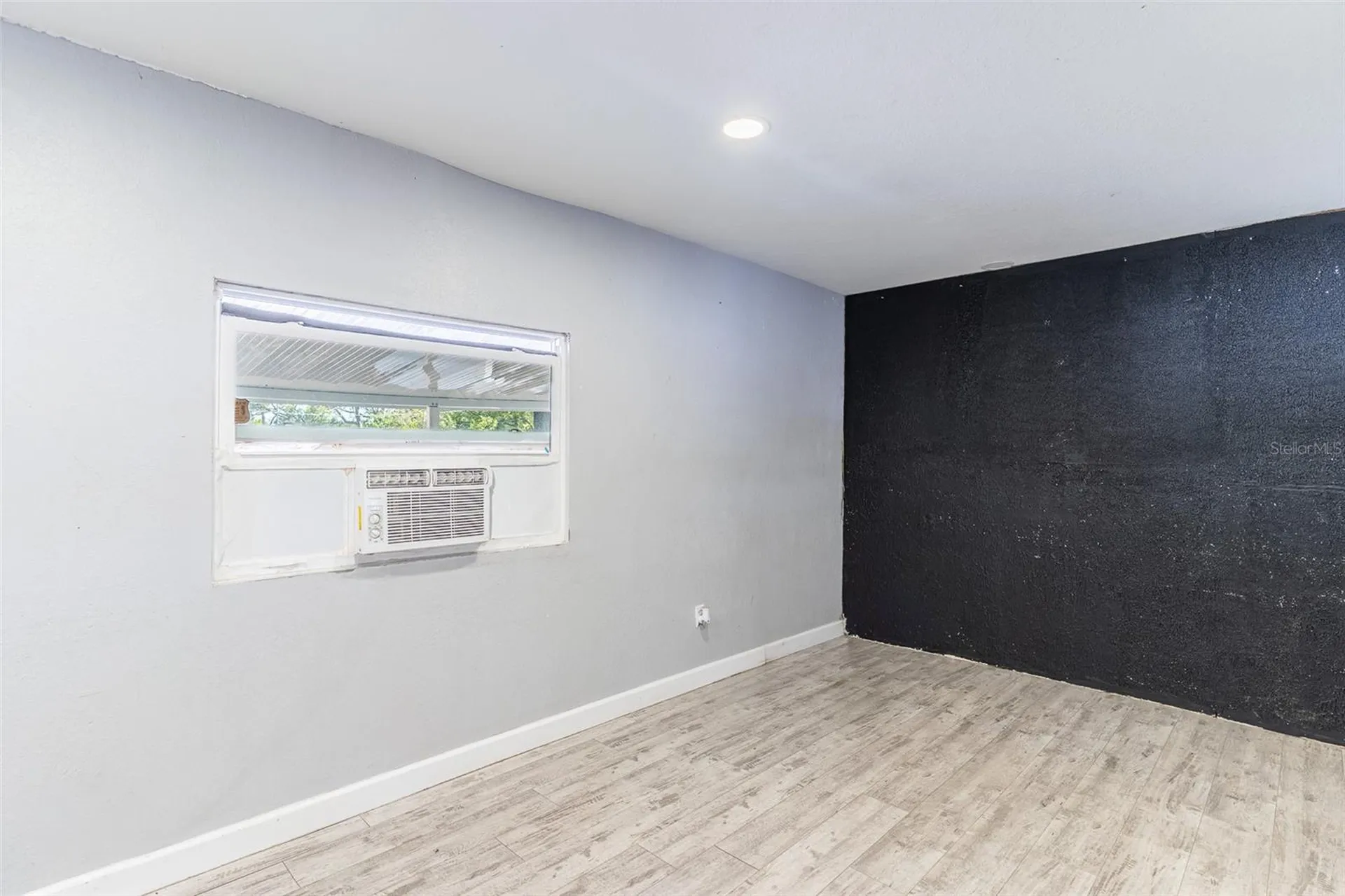 5807 Barry Lane Tampa FL 33634