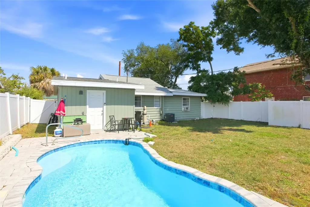 5936 Albert Place Sarasota FL 34231