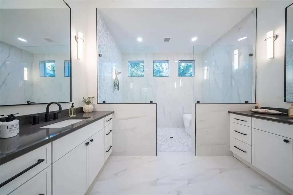 2420 Floyd Street Sarasota FL 34239