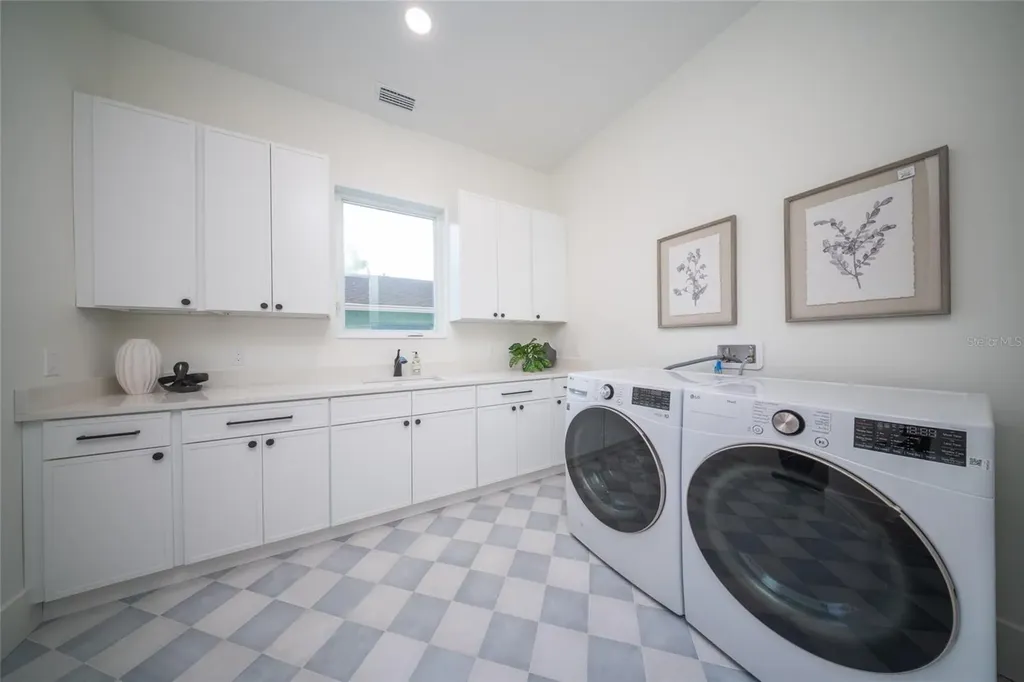 2420 Floyd Street Sarasota FL 34239