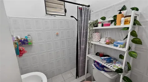 162 La Placita De Santurce, Calle Dos Hermanos San Juan PR 00907