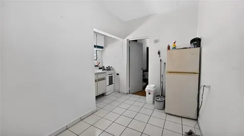 162 La Placita De Santurce, Calle Dos Hermanos San Juan PR 00907