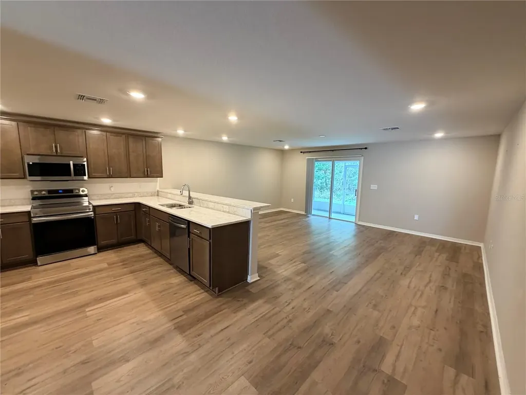 2738 Idyll Lakes Circle Plant City FL 33566