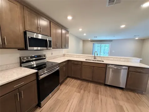 2738 Idyll Lakes Circle Plant City FL 33566