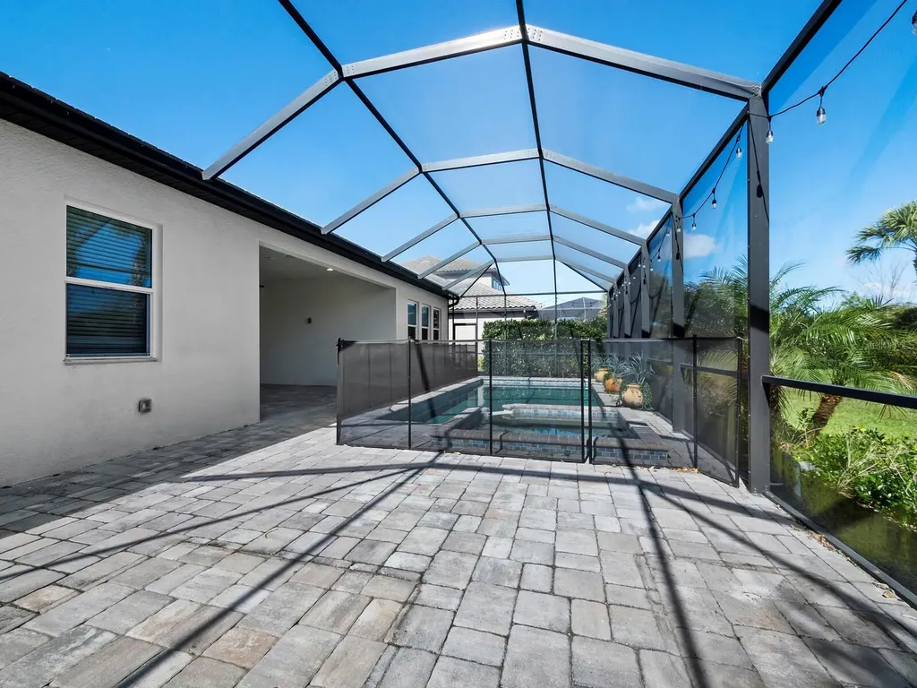 6129 Lungo Lago Drive Sarasota FL 34241