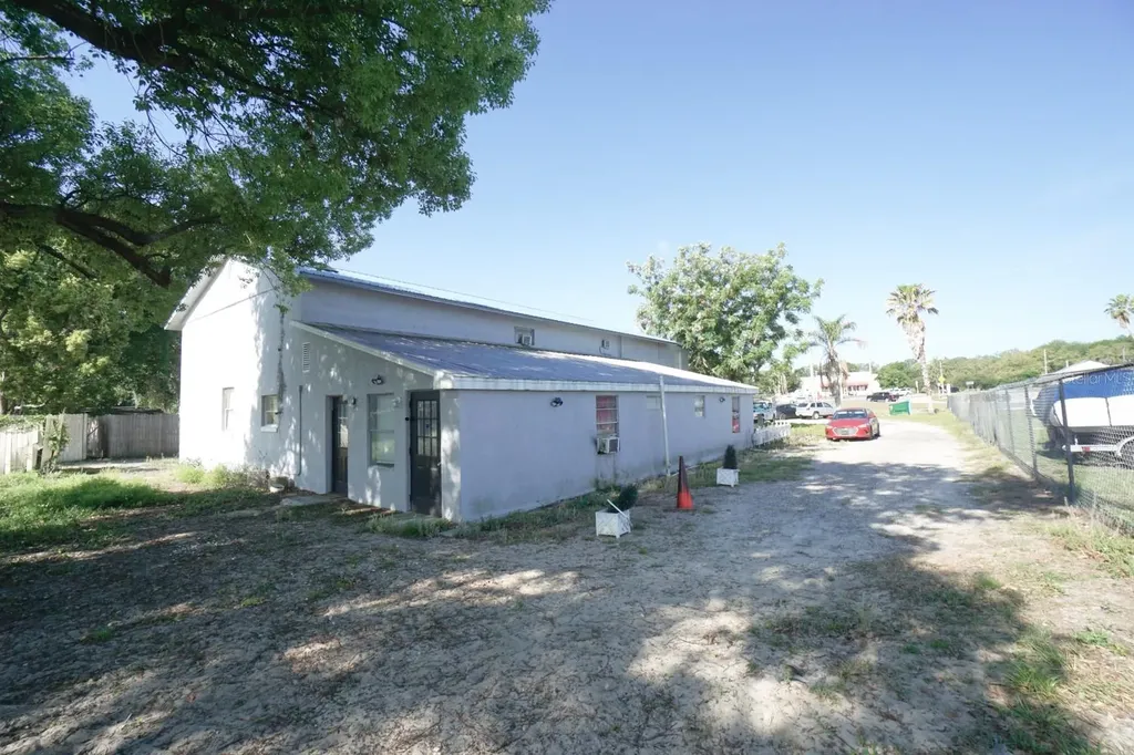 53 Bluff Lake Road Mascotte FL 34753