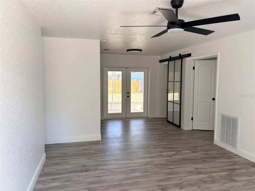 10320 County Lake Drive Port Richey FL 34668