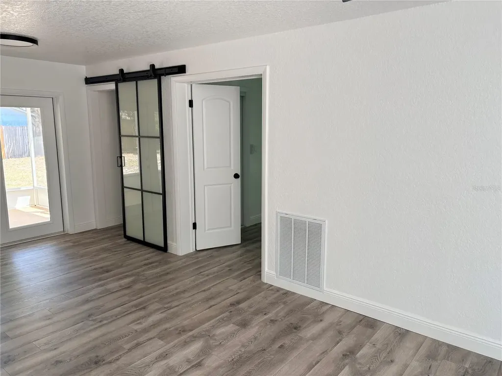 10320 County Lake Drive Port Richey FL 34668