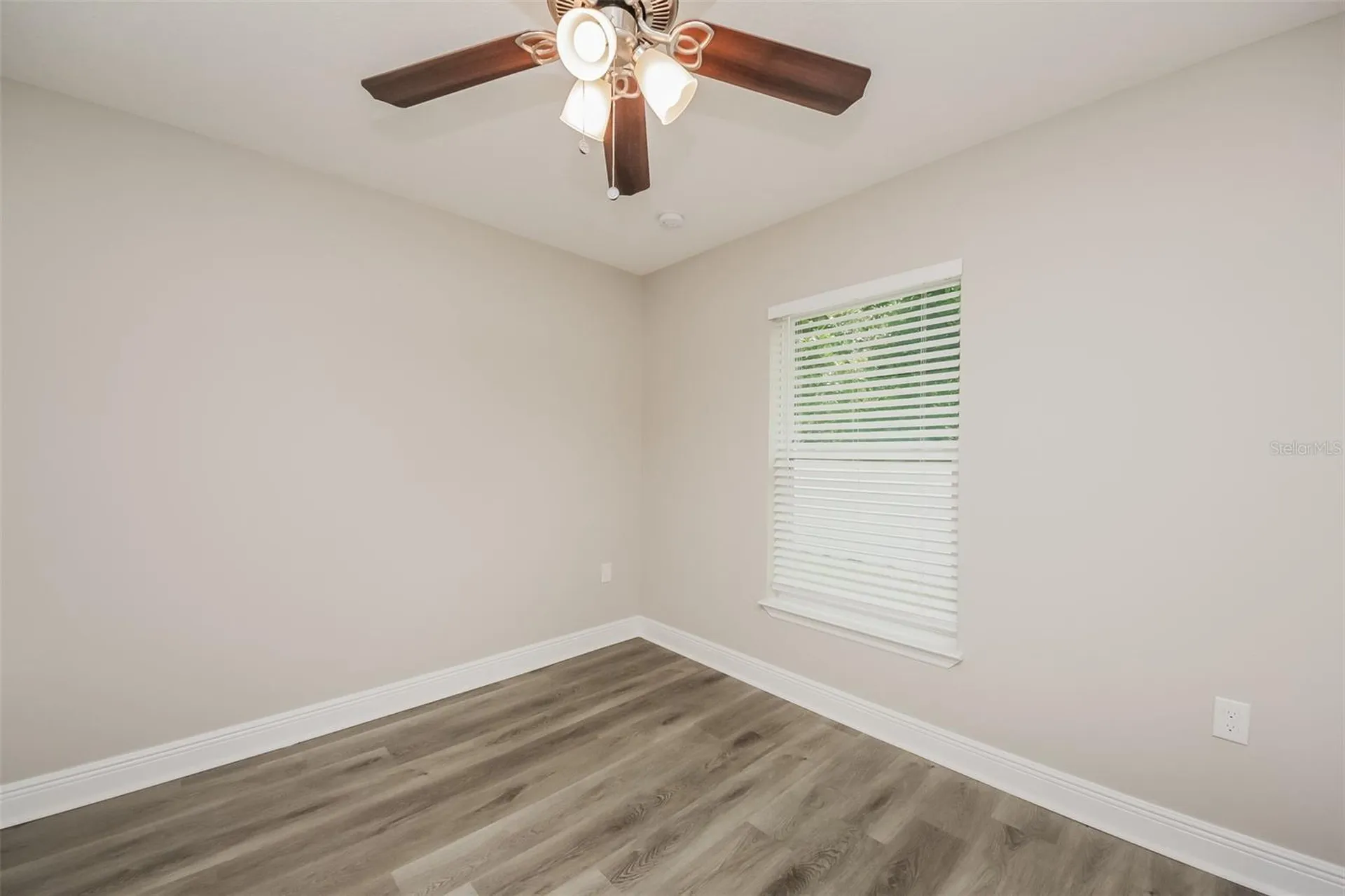 463 Columbia Court Kissimmee FL 34759