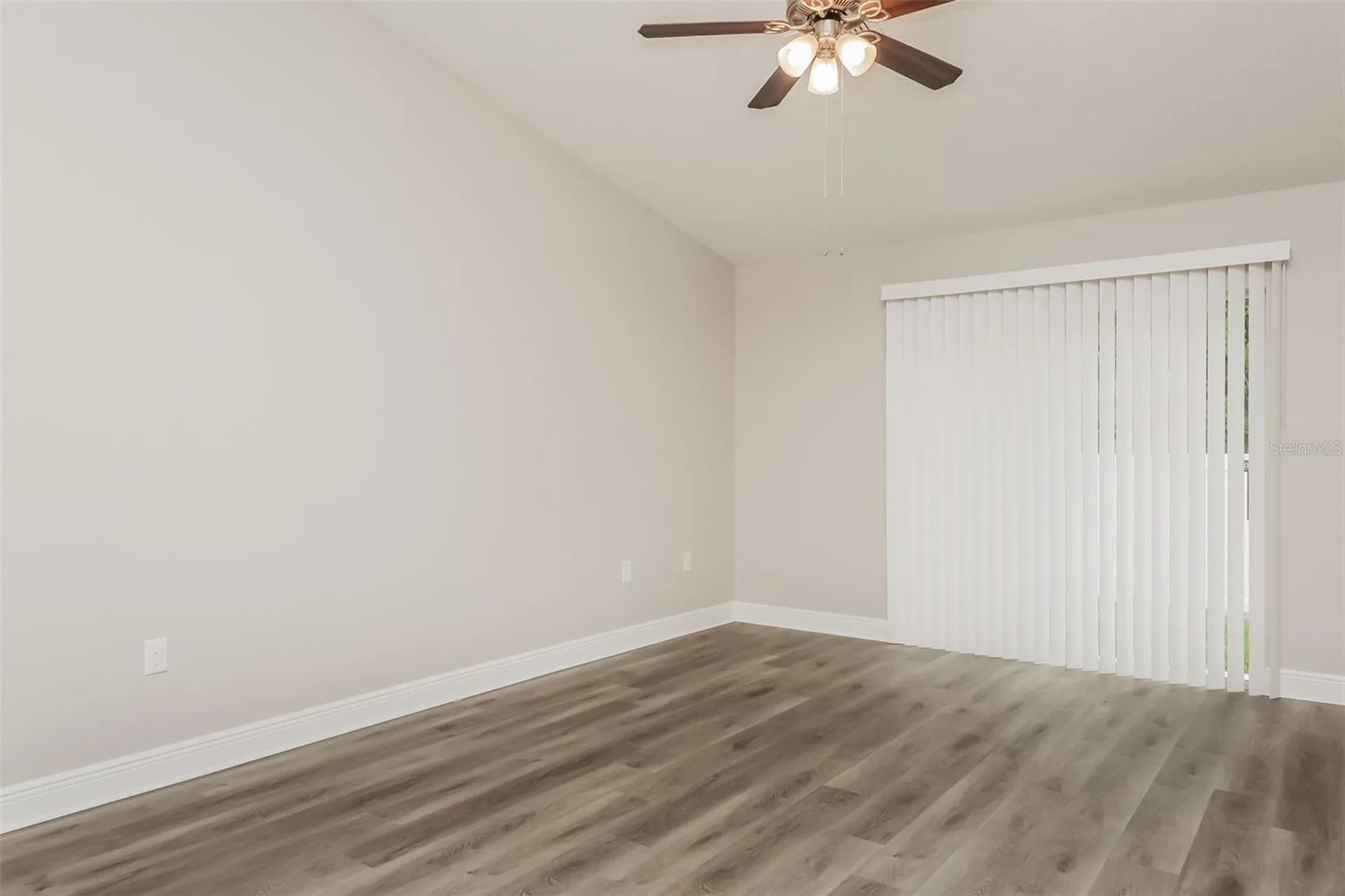 463 Columbia Court Kissimmee FL 34759