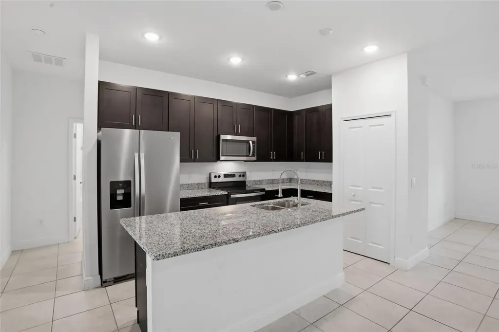 1010 Mayfair Place Kissimmee FL 34758