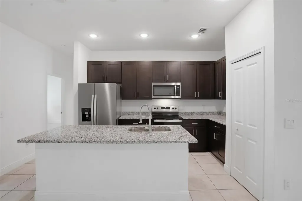 1010 Mayfair Place Kissimmee FL 34758