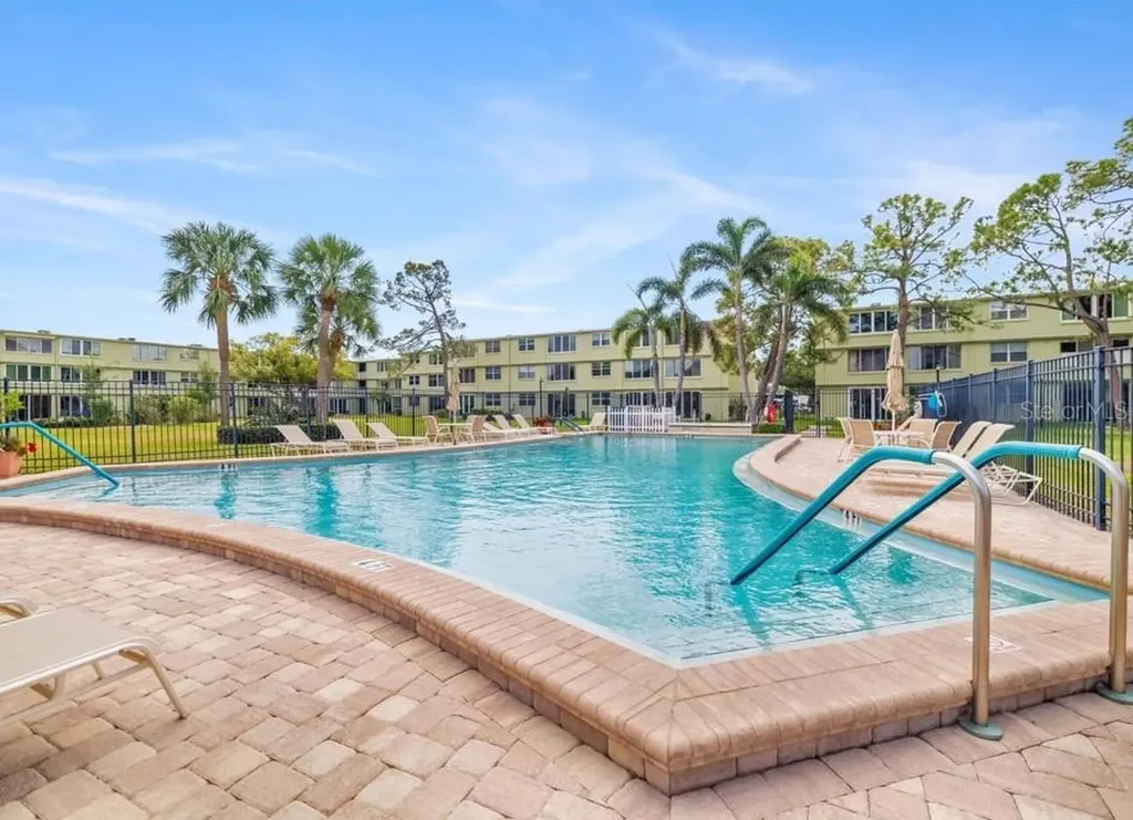 4885 1st Street NE St Petersburg FL 33703