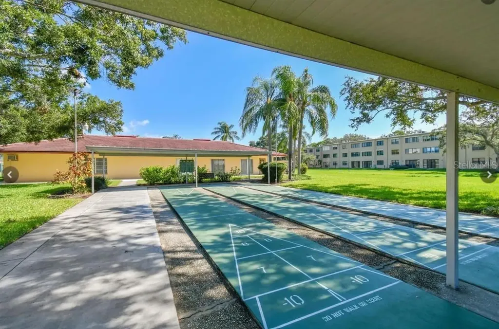 4885 1st Street NE St Petersburg FL 33703