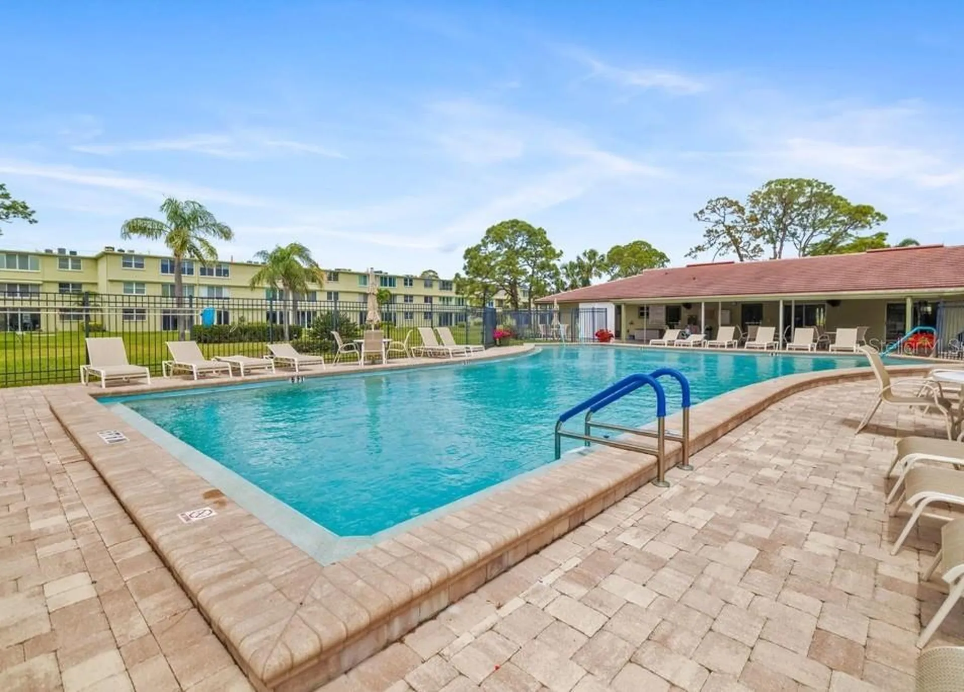 4885 1st Street NE St Petersburg FL 33703