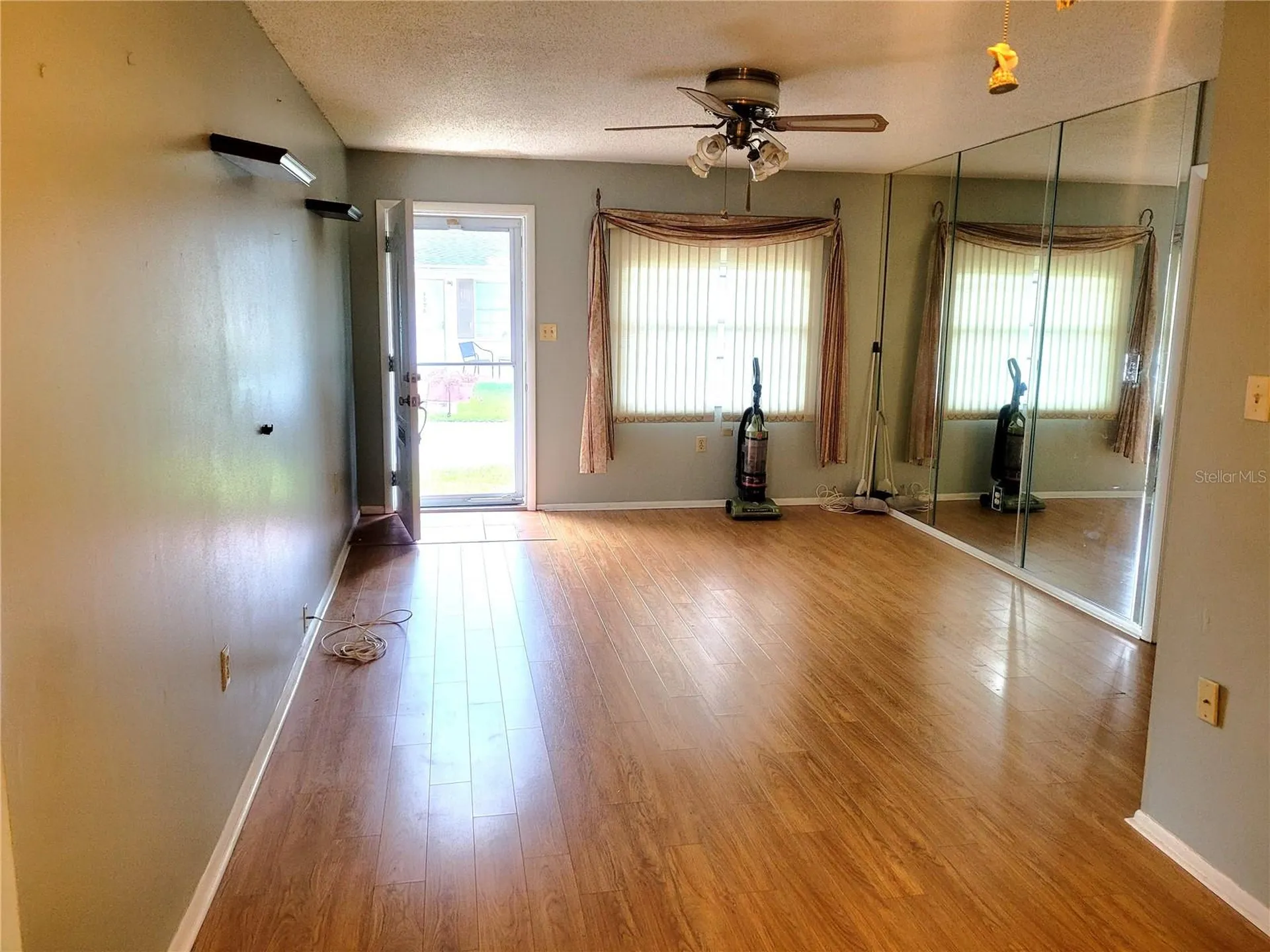 4999 Springwood Court Pinellas Park FL 33782
