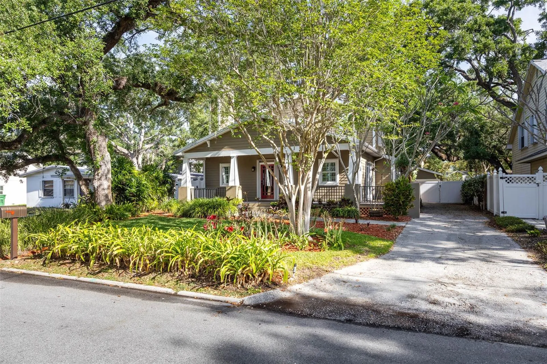 3311 W Hawthorne Road Tampa FL 33611