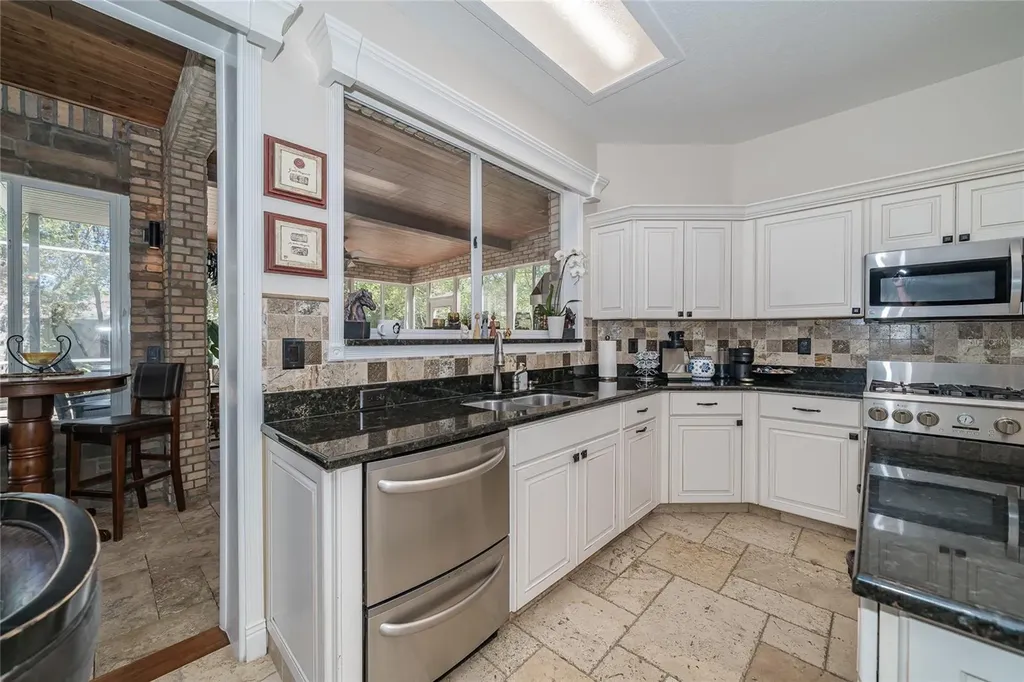 10408 Riverburn Drive Tampa FL 33647