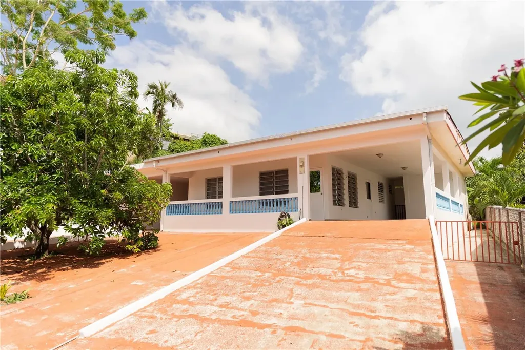 411 Lirios Rincon PR 00677