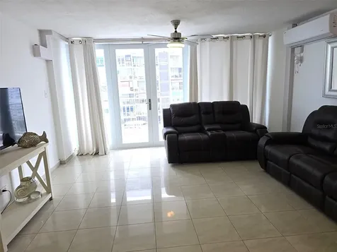 37 Ave. Isla Verde Carolina PR 00979
