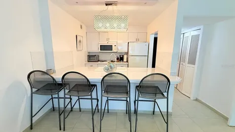 37 Ave. Isla Verde Carolina PR 00979