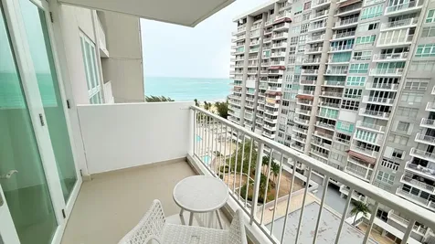 37 Ave. Isla Verde Carolina PR 00979
