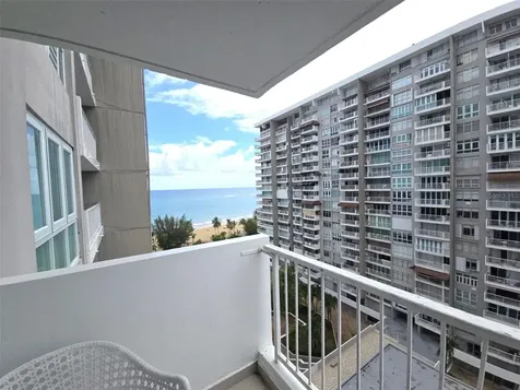37 Ave. Isla Verde Carolina PR 00979