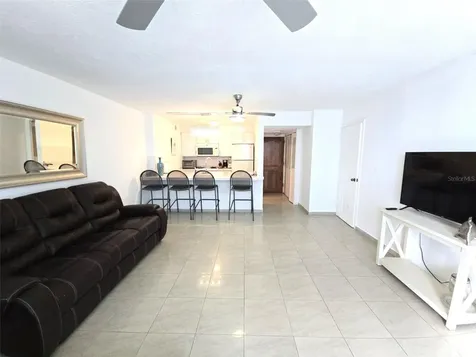 37 Ave. Isla Verde Carolina PR 00979