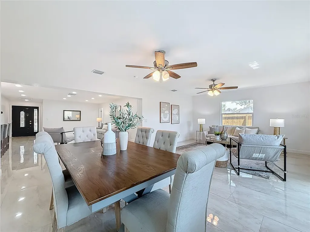 910 Alcazar Way S St Petersburg FL 33705