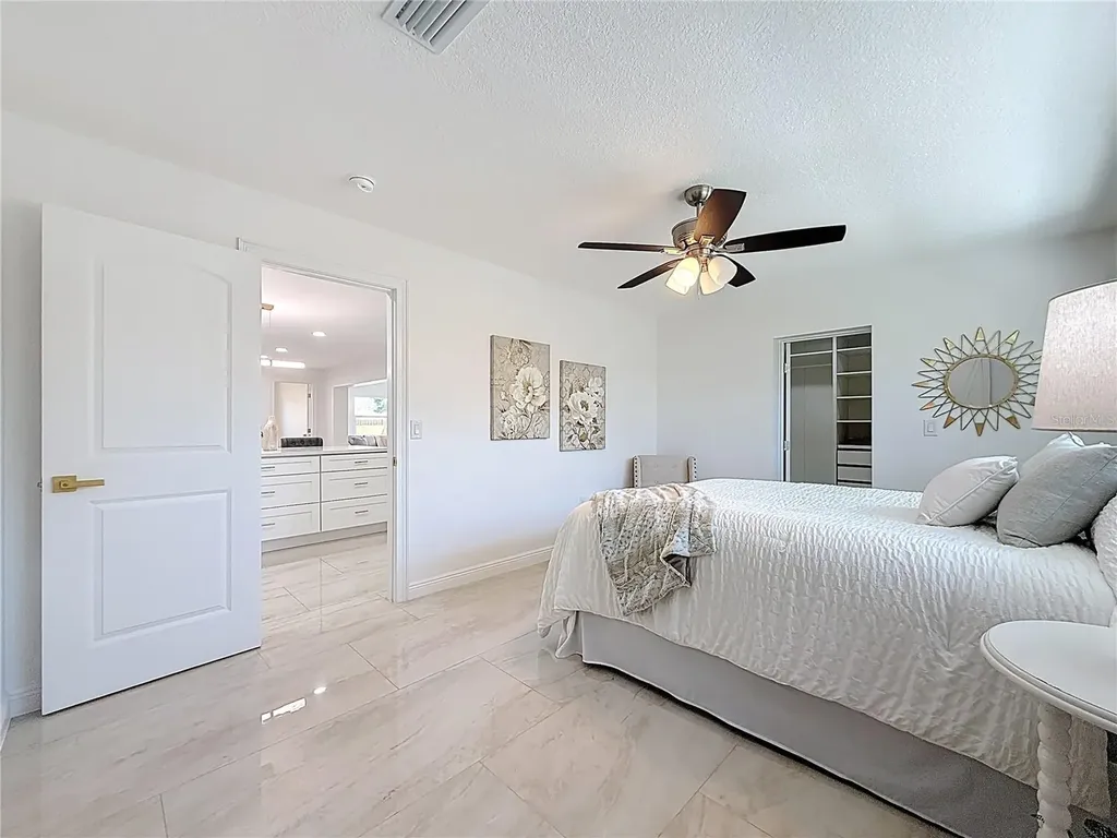 910 Alcazar Way S St Petersburg FL 33705