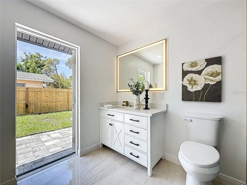 910 Alcazar Way S St Petersburg FL 33705