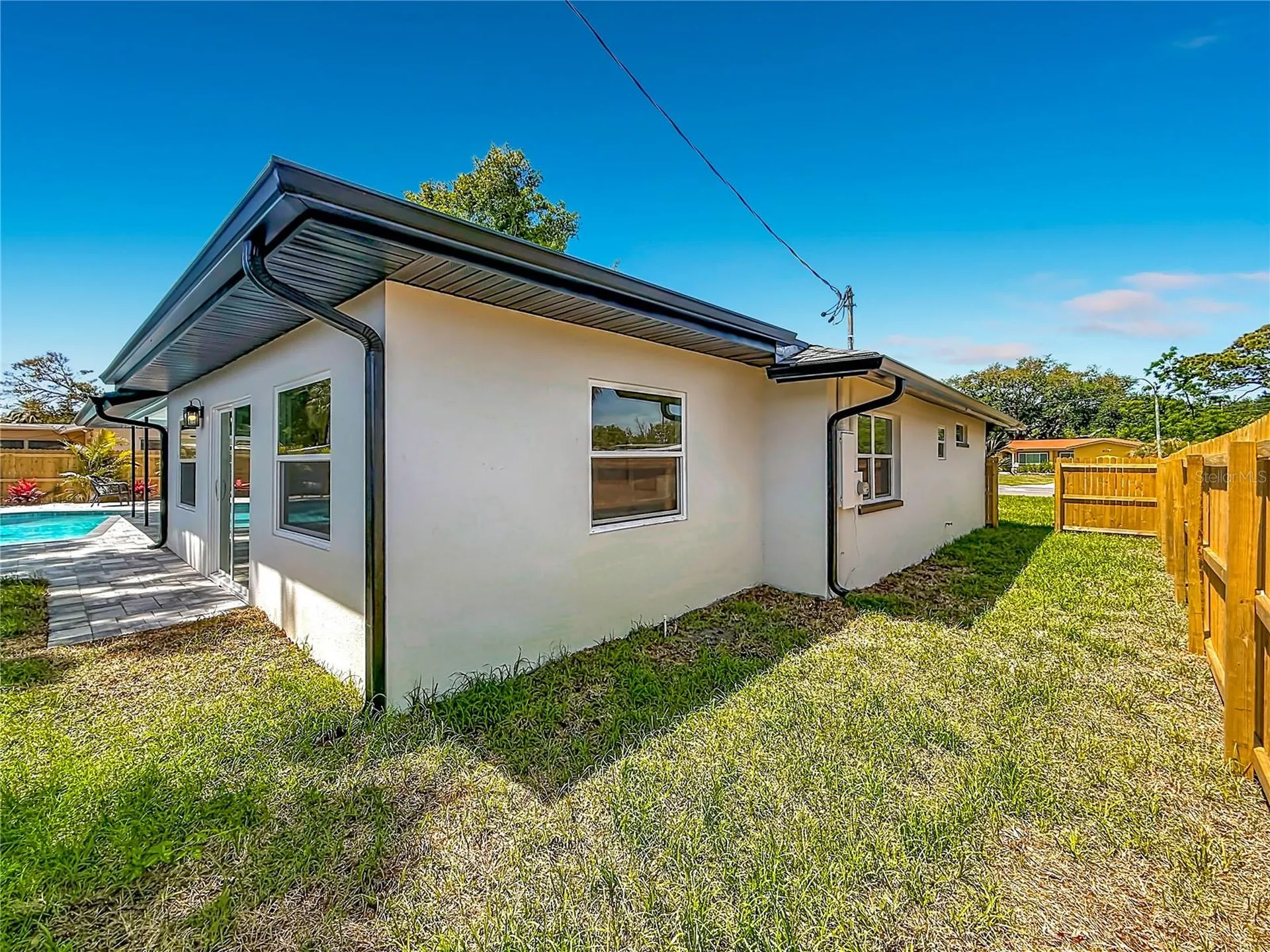 910 Alcazar Way S St Petersburg FL 33705