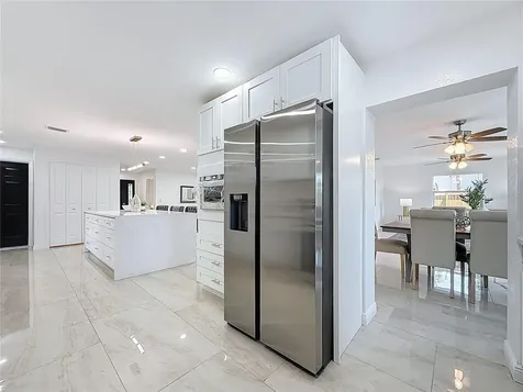 910 Alcazar Way S St Petersburg FL 33705