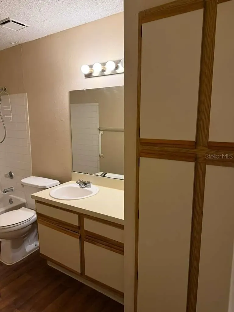 199 Afton Square Altamonte Springs FL 32714