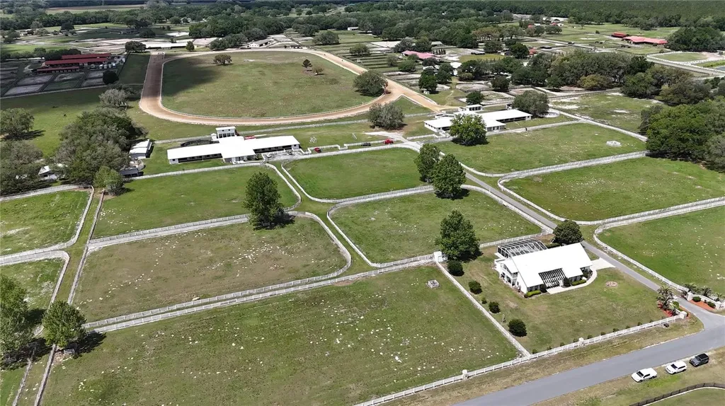 4450 SE 216th Avenue Morriston FL 32668