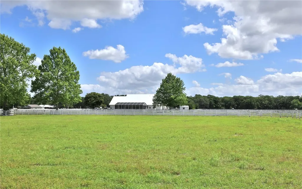 4450 SE 216th Avenue Morriston FL 32668