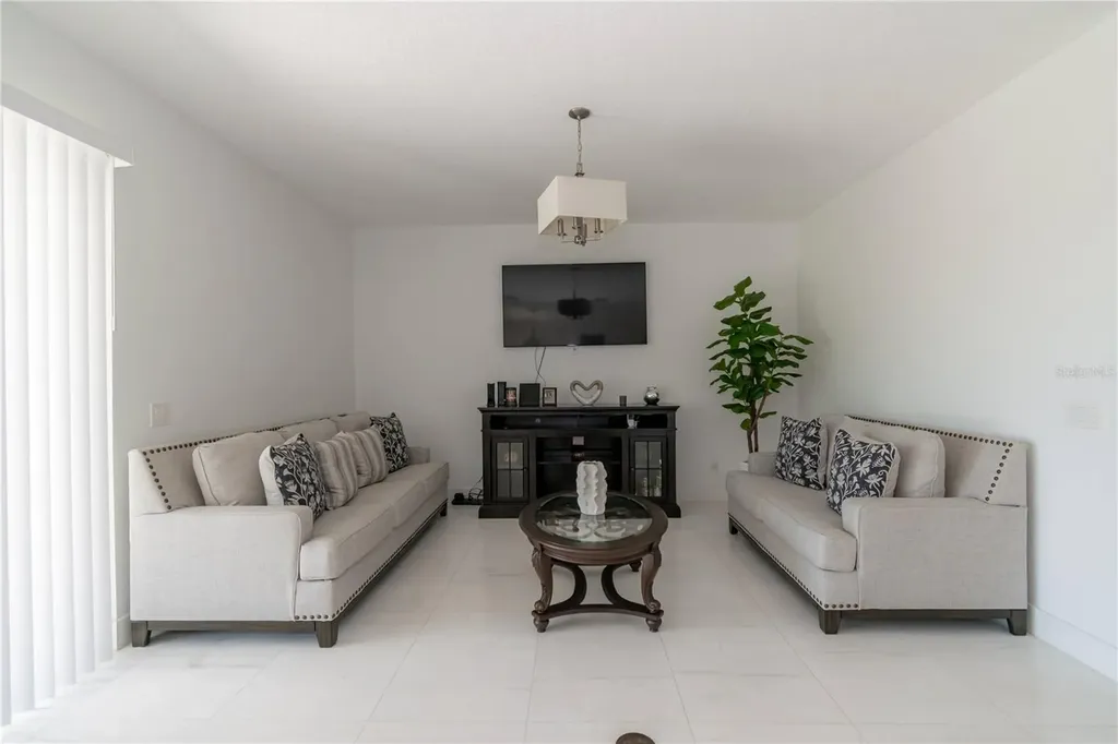 6609 Lake Pembroke Place Orlando FL 32829