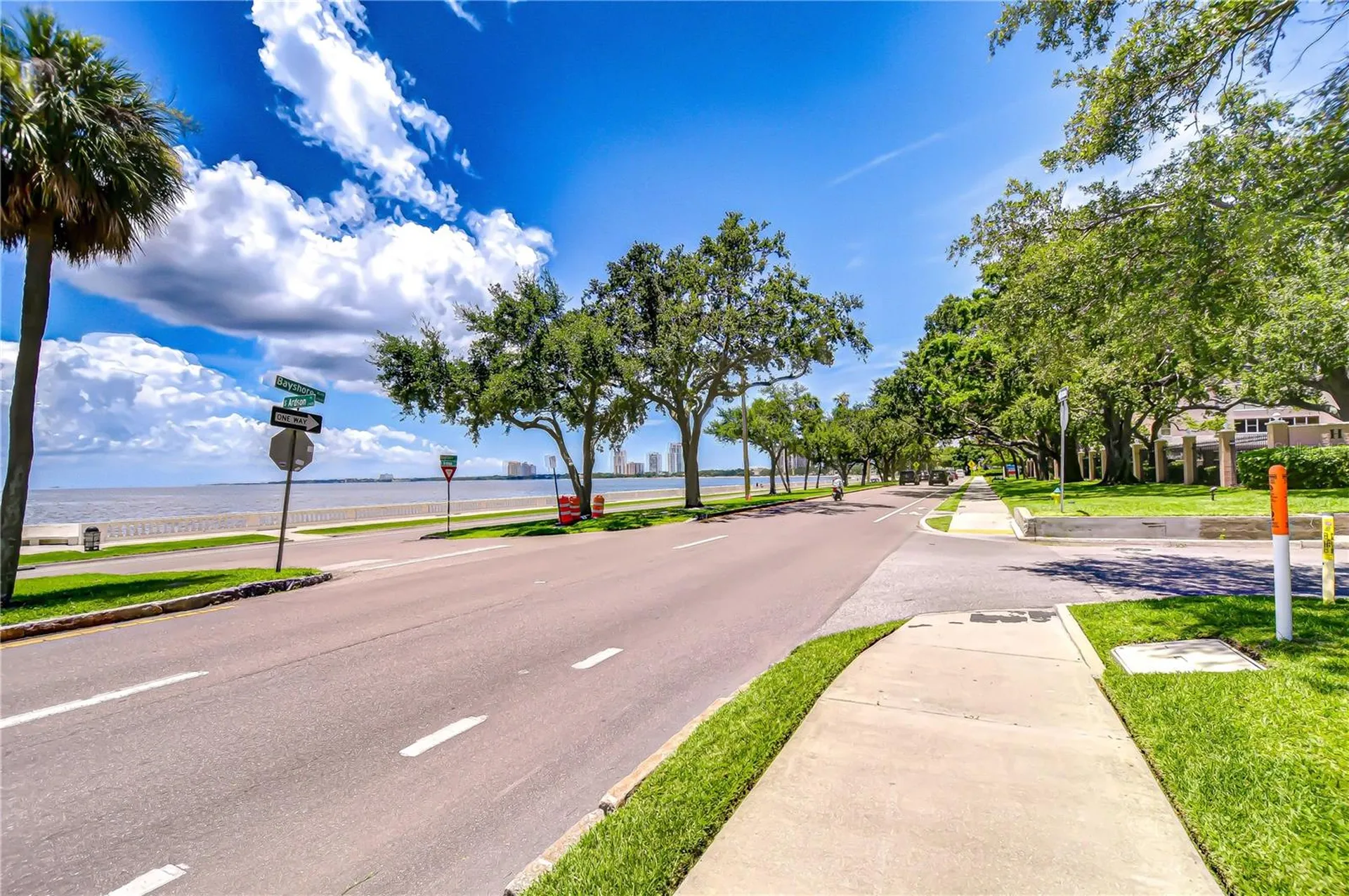 2413 Bayshore Boulevard Tampa FL 33629