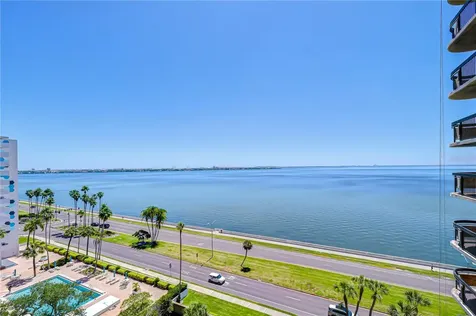 2413 Bayshore Boulevard Tampa FL 33629
