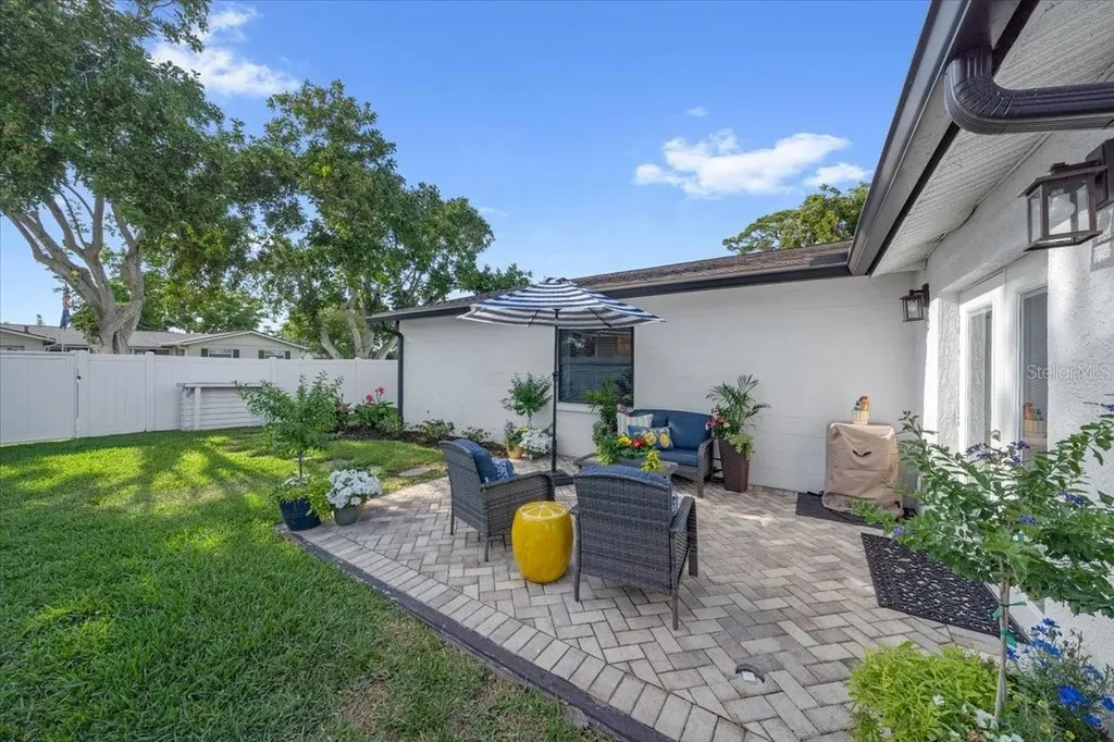 6870 13th Avenue N St Petersburg FL 33710