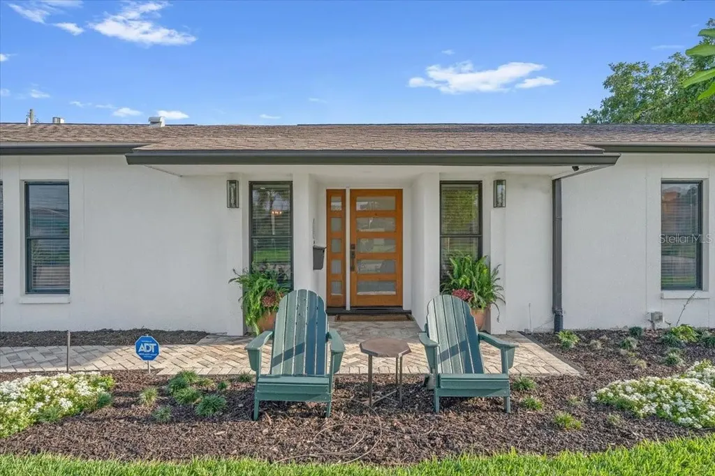 6870 13th Avenue N St Petersburg FL 33710