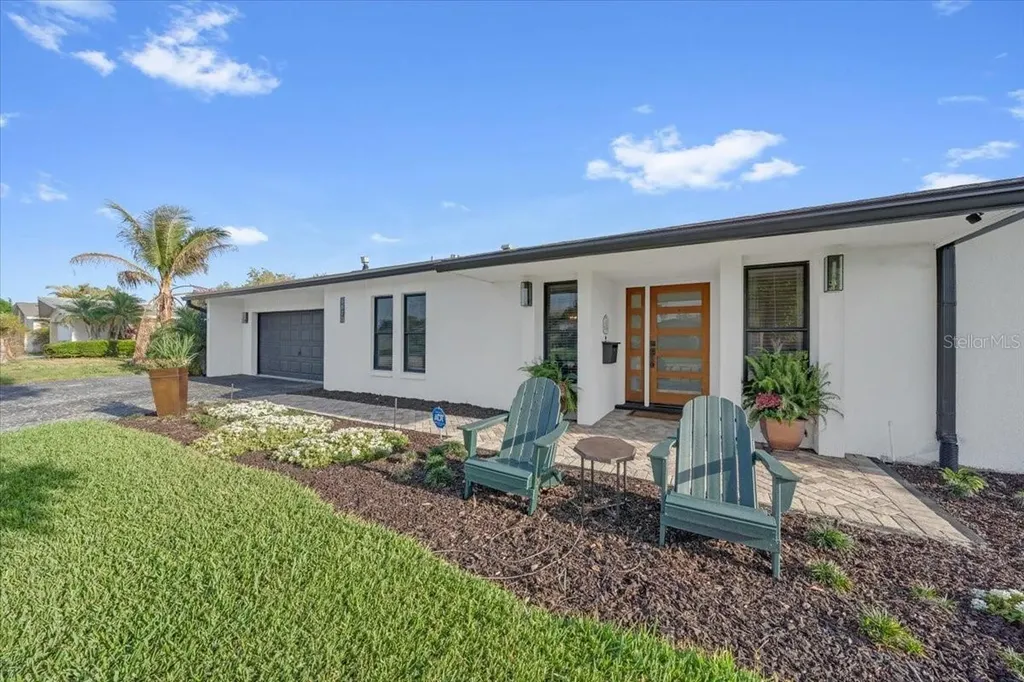 6870 13th Avenue N St Petersburg FL 33710