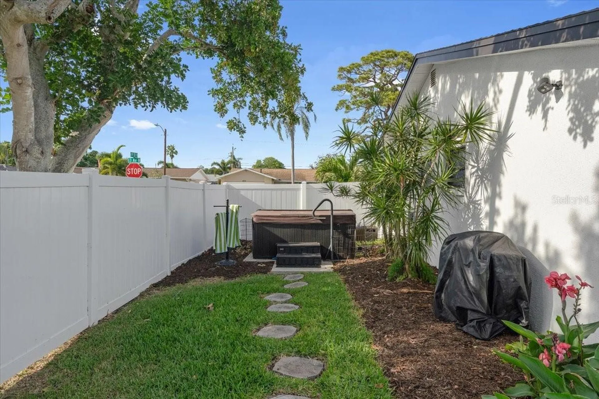 6870 13th Avenue N St Petersburg FL 33710