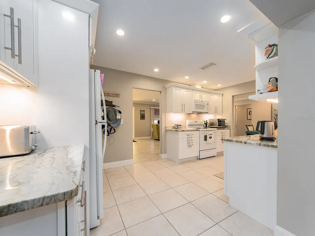 9234 141st Street Seminole FL 33776