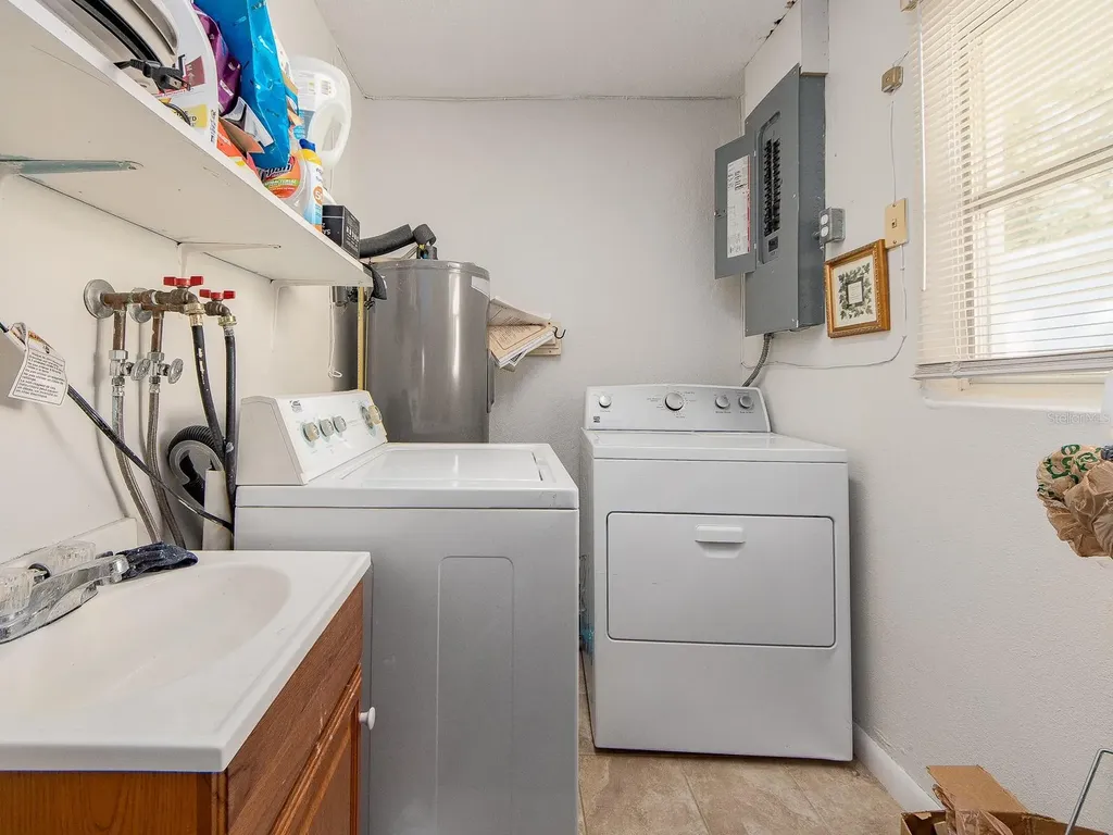 9234 141st Street Seminole FL 33776