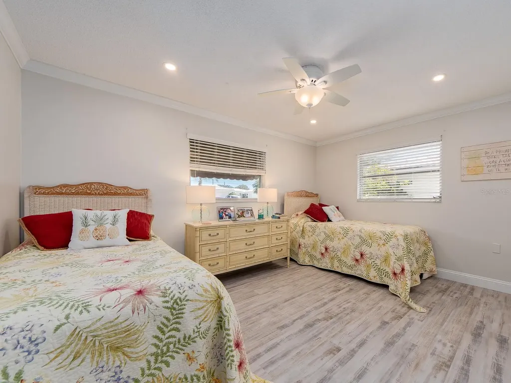 9234 141st Street Seminole FL 33776