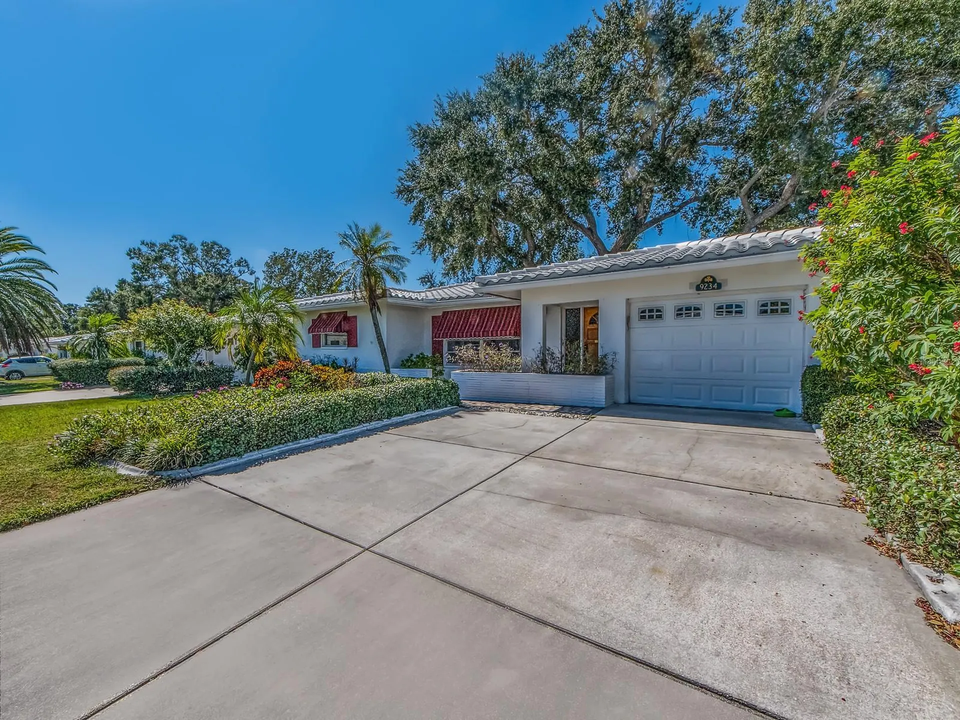 9234 141st Street Seminole FL 33776