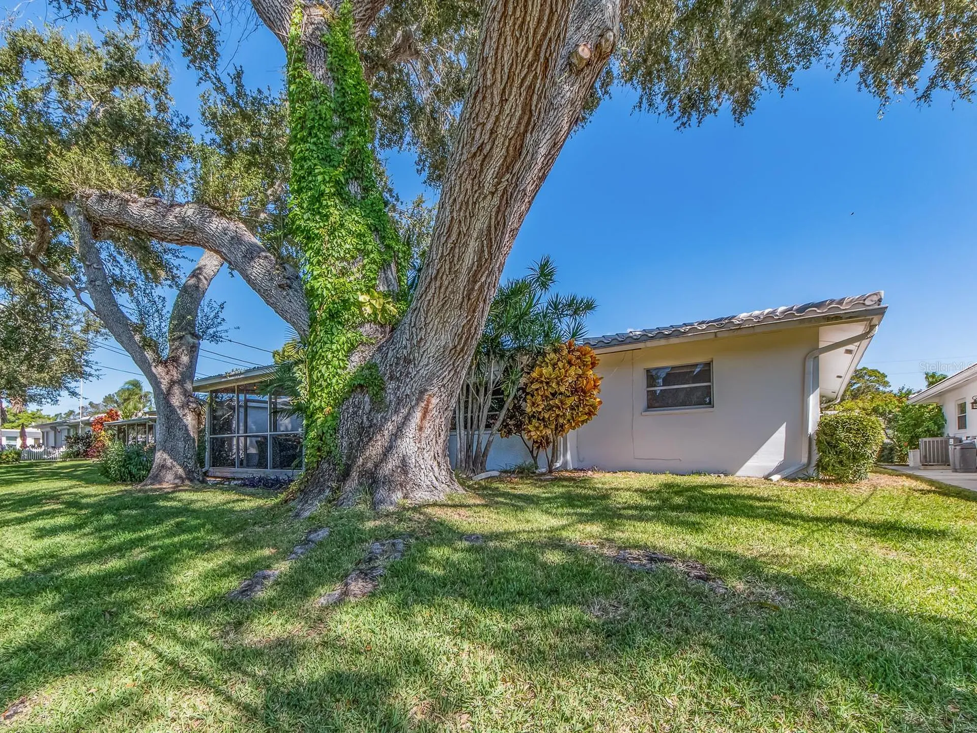9234 141st Street Seminole FL 33776